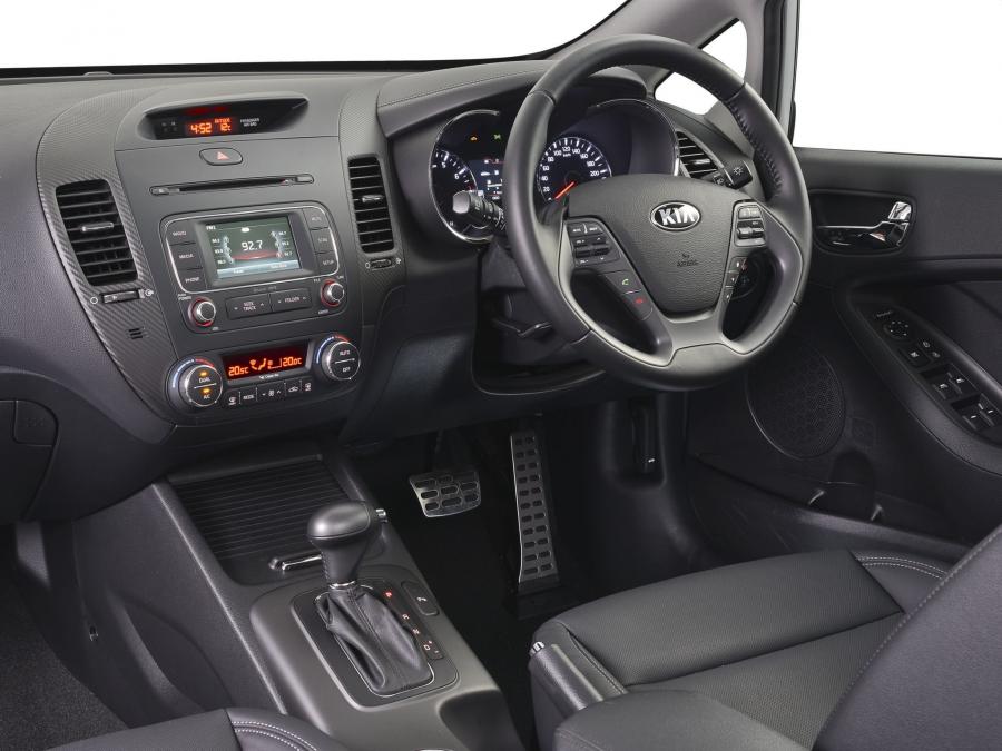  Kia Cerato Hatchback 2013 года  (ZA) (фото 5 из 26)